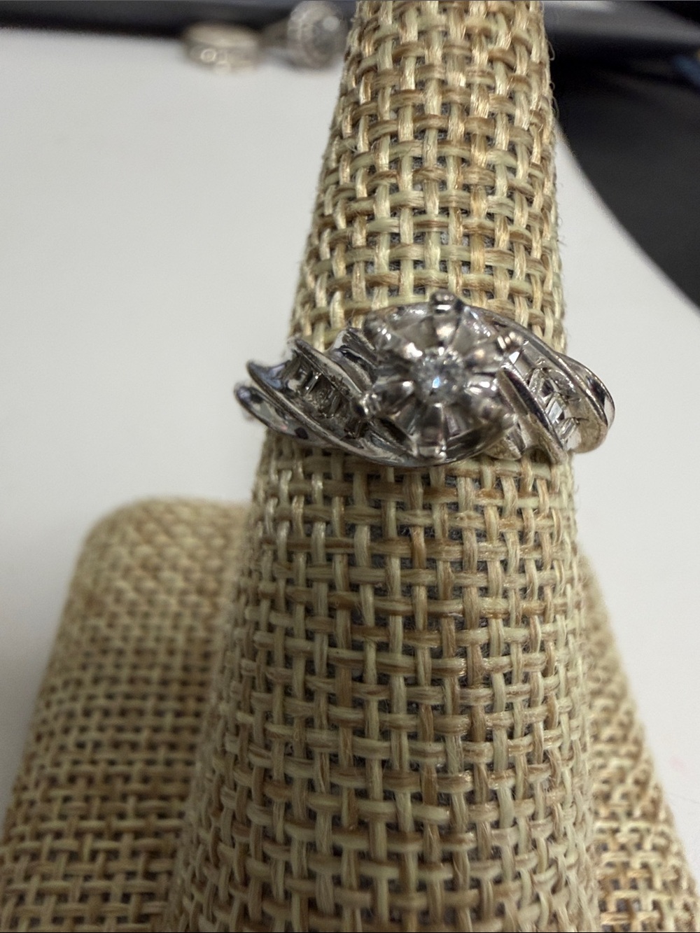 Sterling Silver Women's Diamond Accent Swirl Ring - Silver size 7
